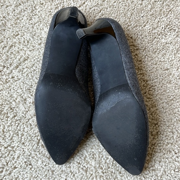 Kelly & Katie Lauren Heels - Picture 5 of 12